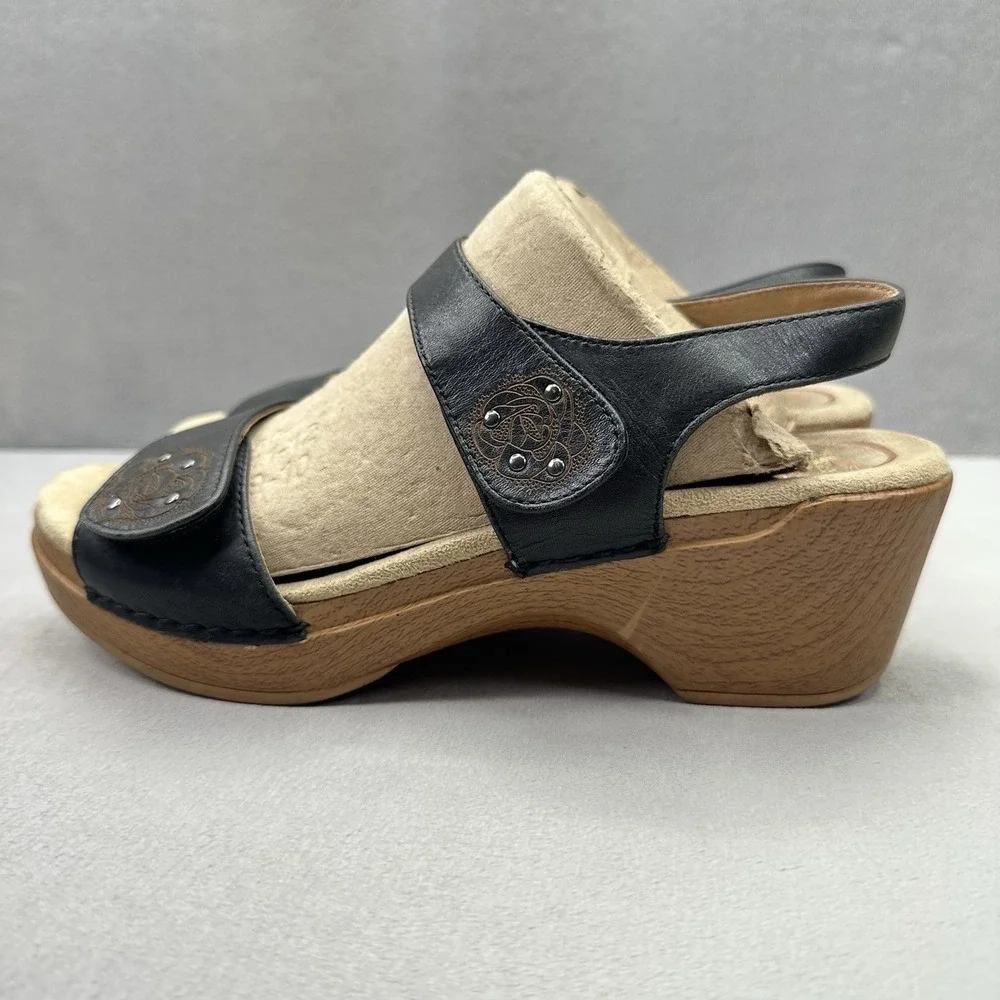 Womens 8.5-9 (EU 39) Dansko Sonnet Wedge Sandals Black Leather Rose Embossed